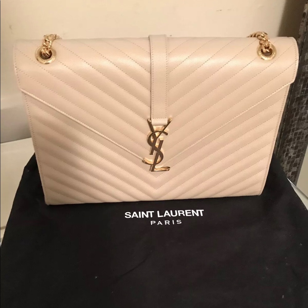 YVES SAINT LAURENT
Beige Matelasse Bag